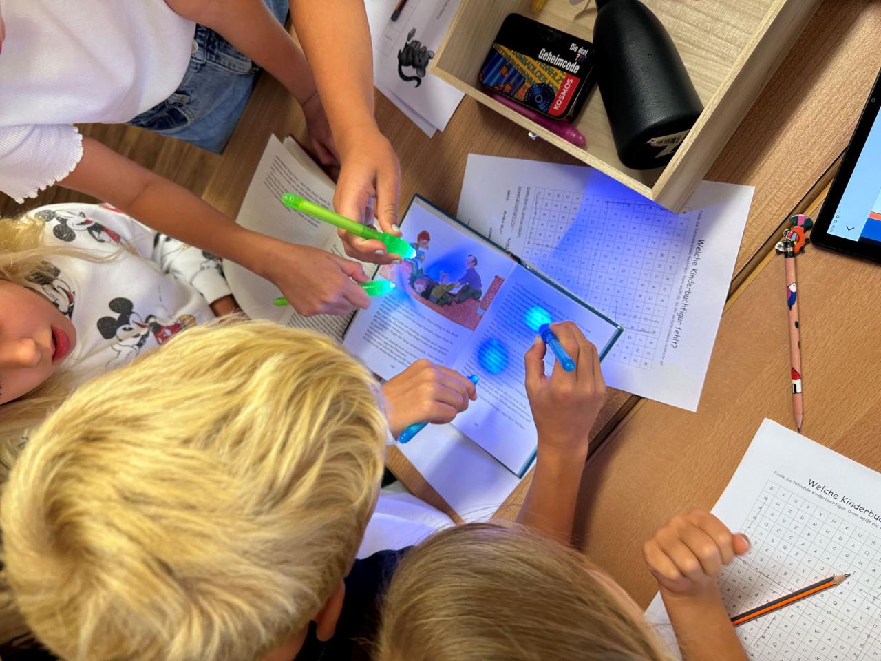 Actionbound Das verschwundene Buch, Kinder in der Bibliothek